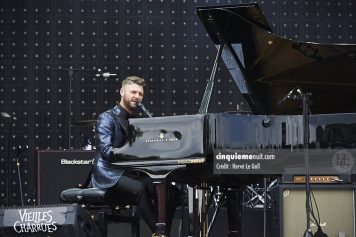 Pierre Lapointe Festival les Vieilles Charrues vendredi 17 juillet 2015 par Herve Le Gall.