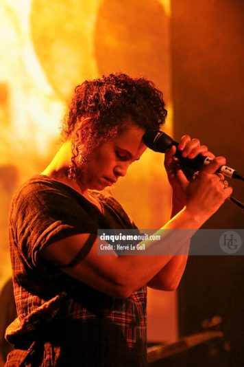 Cirkus Neneh Cherry La Carène Brest mercredi 18 mars 2009 par herve le gall photographe cinquieme nuit