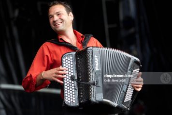 Florent Vintrigner Fête du Bruit dans Landerneau samedi 14 août 2010 par herve le gall photographe cinquieme nuit