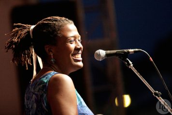 Ilene Barnes Jeudis du port concert du jeudi 21 juillet 2005 par herve le gall photographe cinquieme nuit