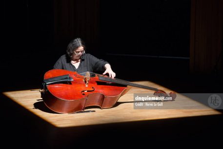 Joëlle Léandre solo au Conservatoire de Brest Atlantique jazz festival 20 octobre 2013 par herve le gall photographe cinquieme nuit