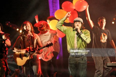 La chanson du dimanche les Vieilles Charrues remettent le son 2009par herve le gall photographe cinquieme nuit