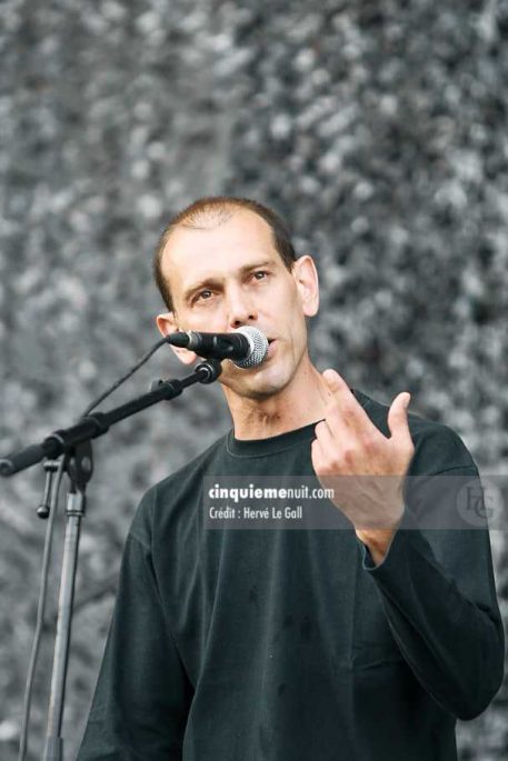 Les Têtes raides Festival les Vieilles Charrues jeudi 20 juillet 2006 par Hervé « harvey » LE GALL photographe Cinquième nuit