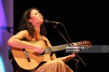 Mayra Andrade les Vieilles Charrues remettent le son 11 mars 2007 par herve le gall photographe cinquieme nuit