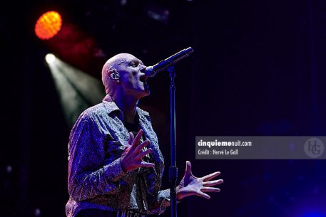 photo midnight oil festival des vieilles charrues juillet 2017 par herve le gall photographe