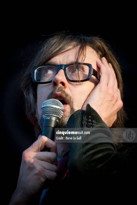 Jarvis Cocker Pulp Festival les Vieilles Charrues jeudi 14 juillet 2011 par herve le gall photographe cinquieme nuit