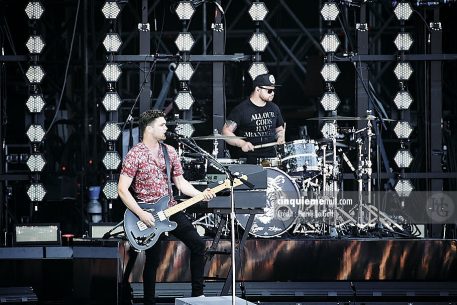 photo royal blood festival des vieilles charrues juillet 2017 par herve le gall photographe