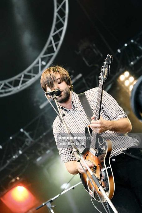 Shout out louds Festival les Vieilles Charrues vendredi 21 juillet 2006 par Hervé « harvey » LE GALL photographe Cinquième nuit