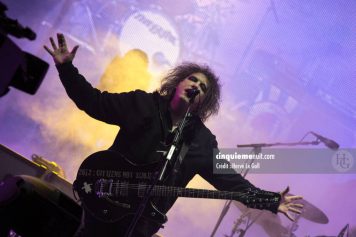 The Cure Festival des Vieilles Charrues jeudi 19 juillet 2012 par herve le gall photographe cinquieme nuit