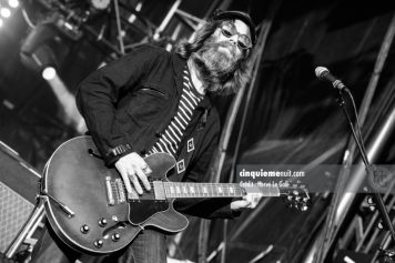 The Dandy Warhols Fête du Bruit dans Landerneau vendredi 9 août 2013 photo par herve le gall photographe cinquieme nuit