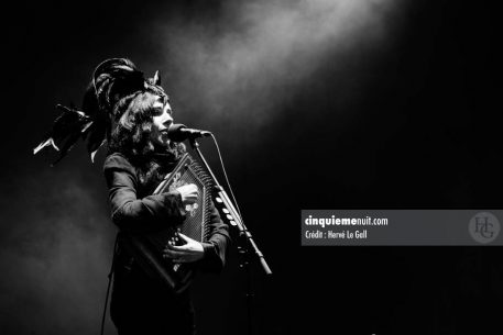 PJ Harvey Festival les Vieilles Charrues Carhaix dimanche 17 juillet 2011 par herve le gall photographe cinquieme nuit