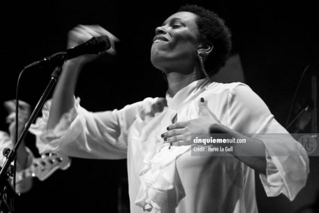 Sandra Nkake au Cabaret Vauban samedi 28 novembre 2009 par herve le gall photographe cinquieme nuit