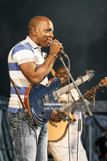 Vieux Farka Touré Festival du bout du monde Crozon samedi 9 août 2008 par herve le gall photographe cinquieme nuit